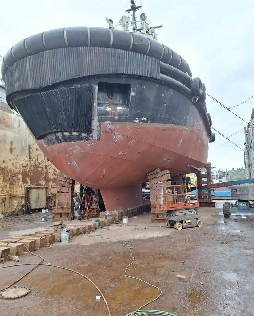 Commercial tugboat hull repair and drydock service